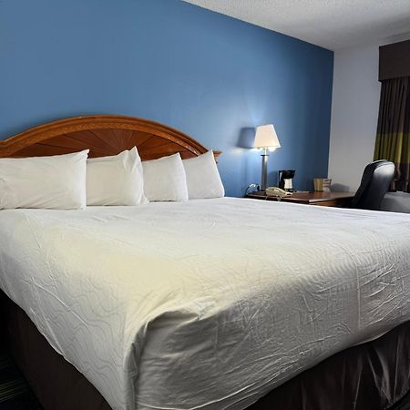 South Ridge Inn North Ridgeville Екстериор снимка