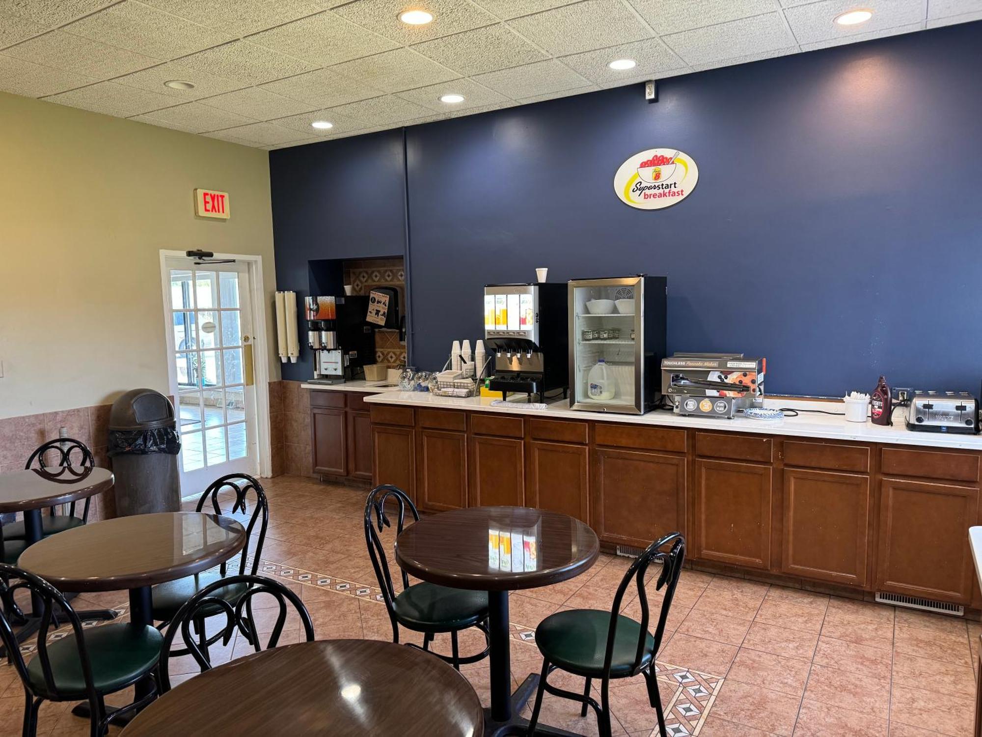 South Ridge Inn North Ridgeville Екстериор снимка