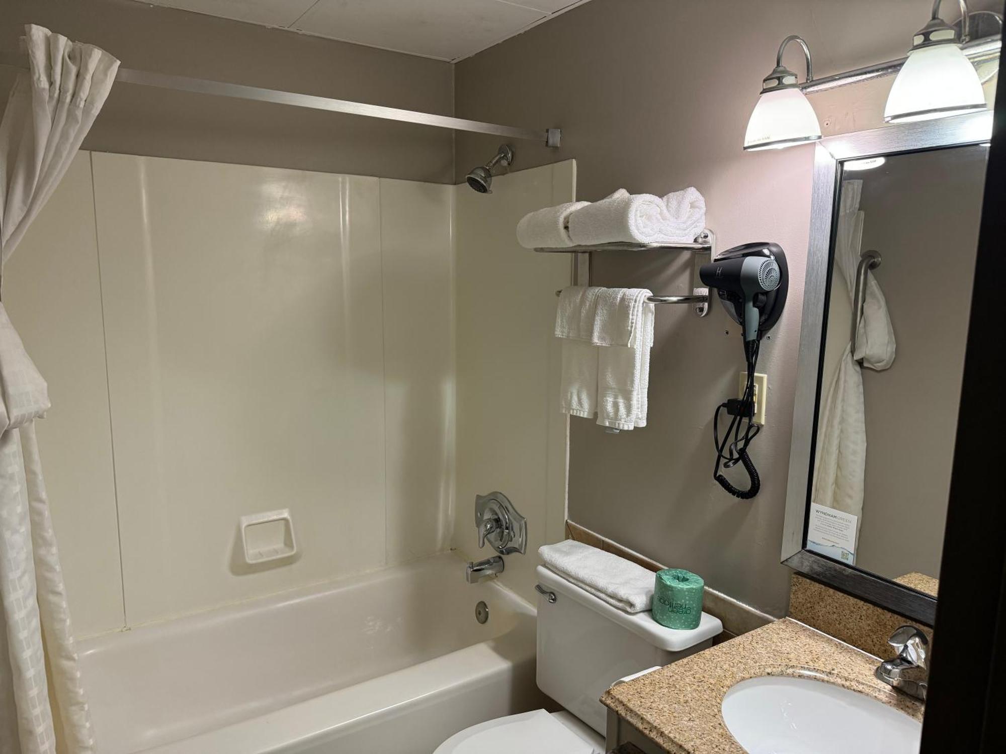 South Ridge Inn North Ridgeville Екстериор снимка