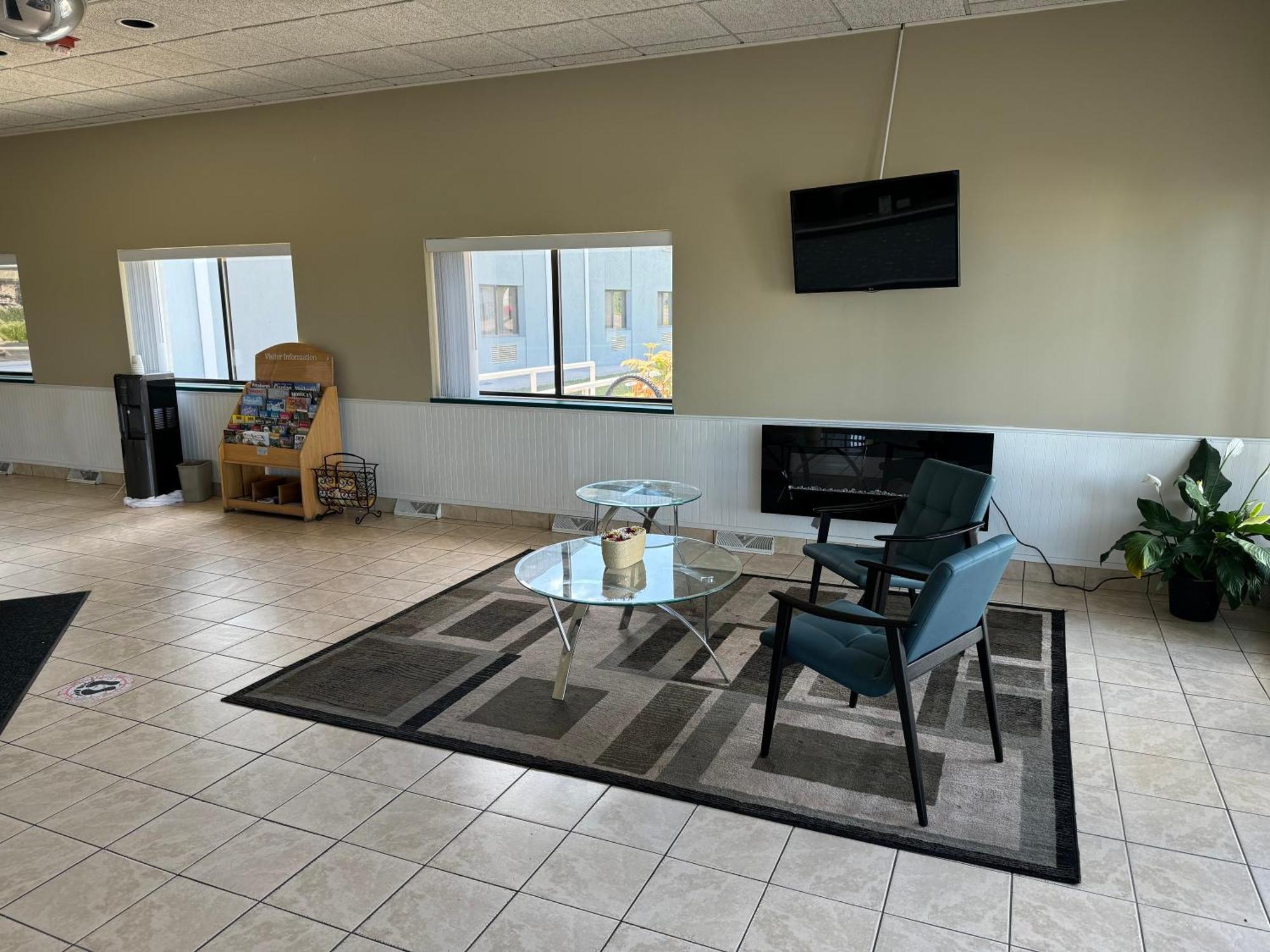 South Ridge Inn North Ridgeville Екстериор снимка