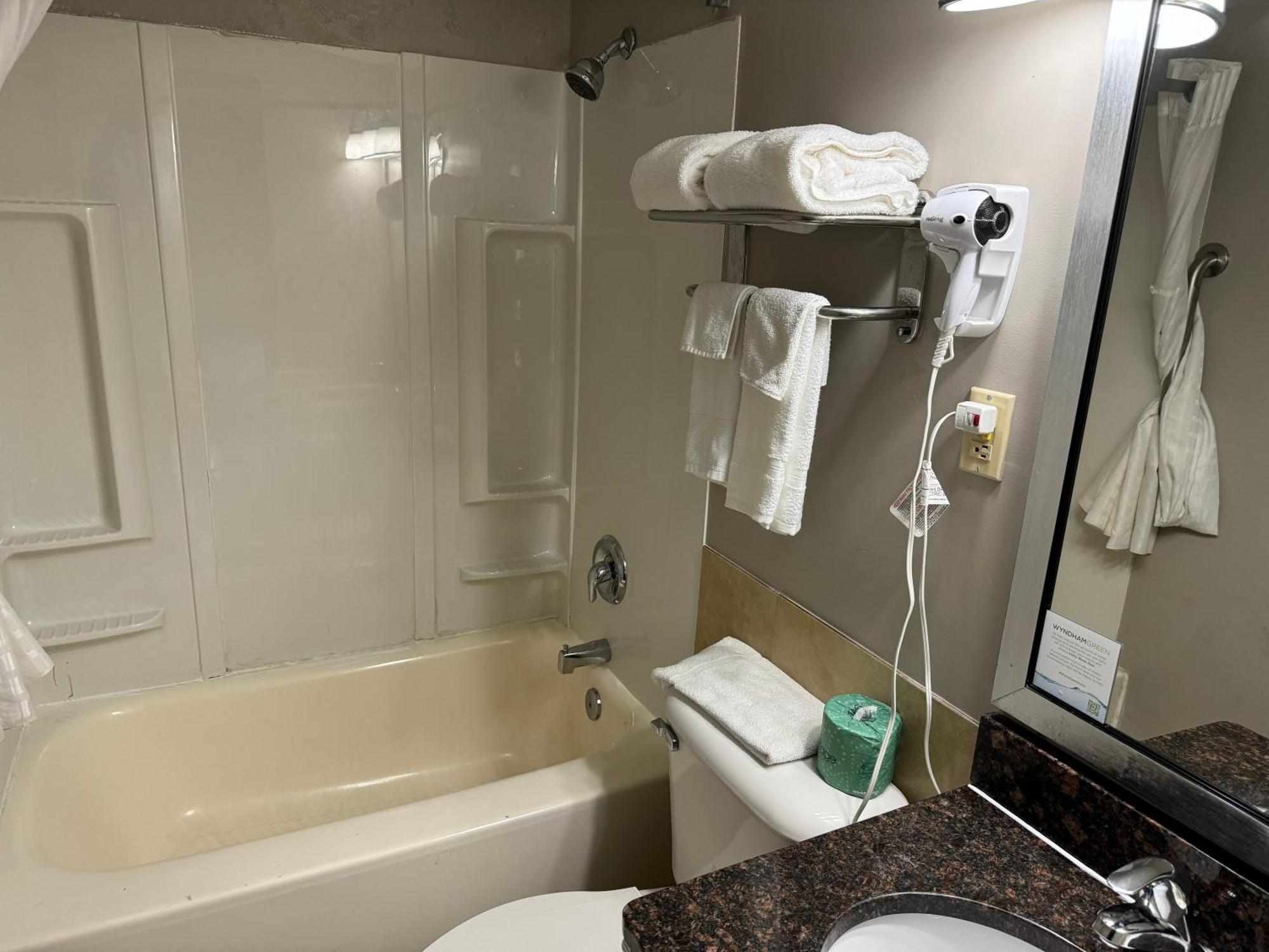 South Ridge Inn North Ridgeville Екстериор снимка