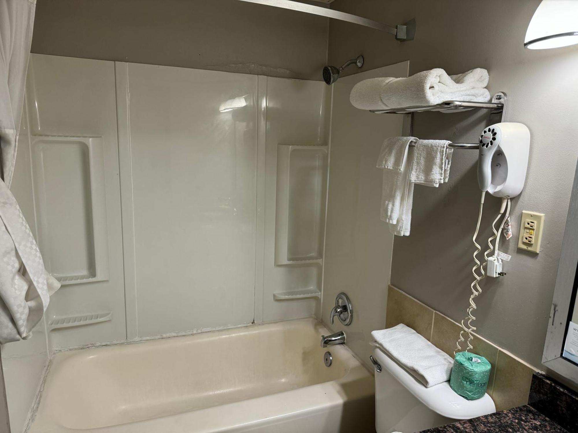 South Ridge Inn North Ridgeville Екстериор снимка