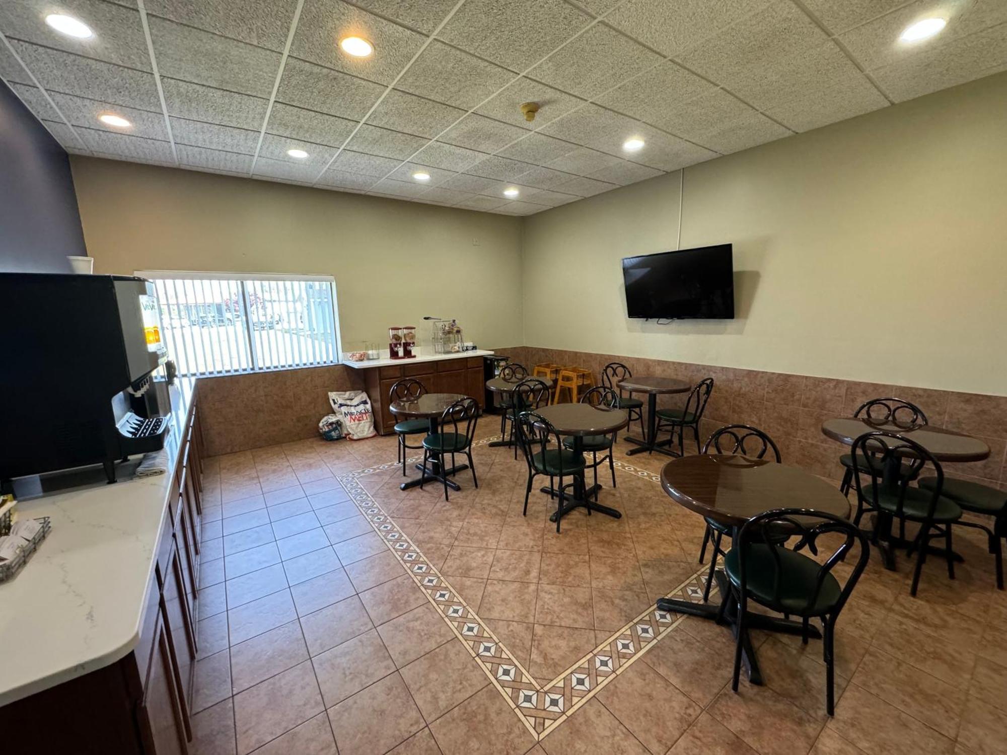South Ridge Inn North Ridgeville Екстериор снимка