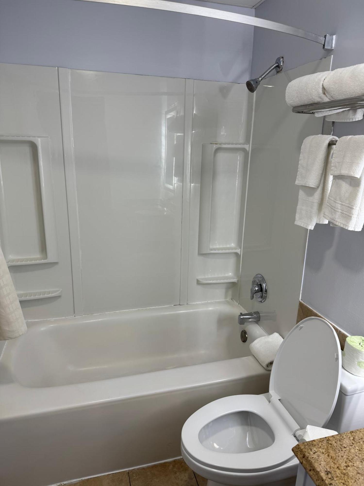 South Ridge Inn North Ridgeville Екстериор снимка
